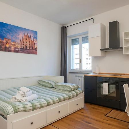 I Host Apartment - Fiuggi 59 Milan Bagian luar foto